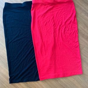 Go for it girls two sexy skirt Red and Black 😍